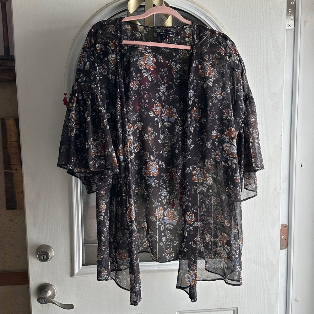 American Eagle Outfitters Sheer boho Floral Kimono, size L women’s-stunning!